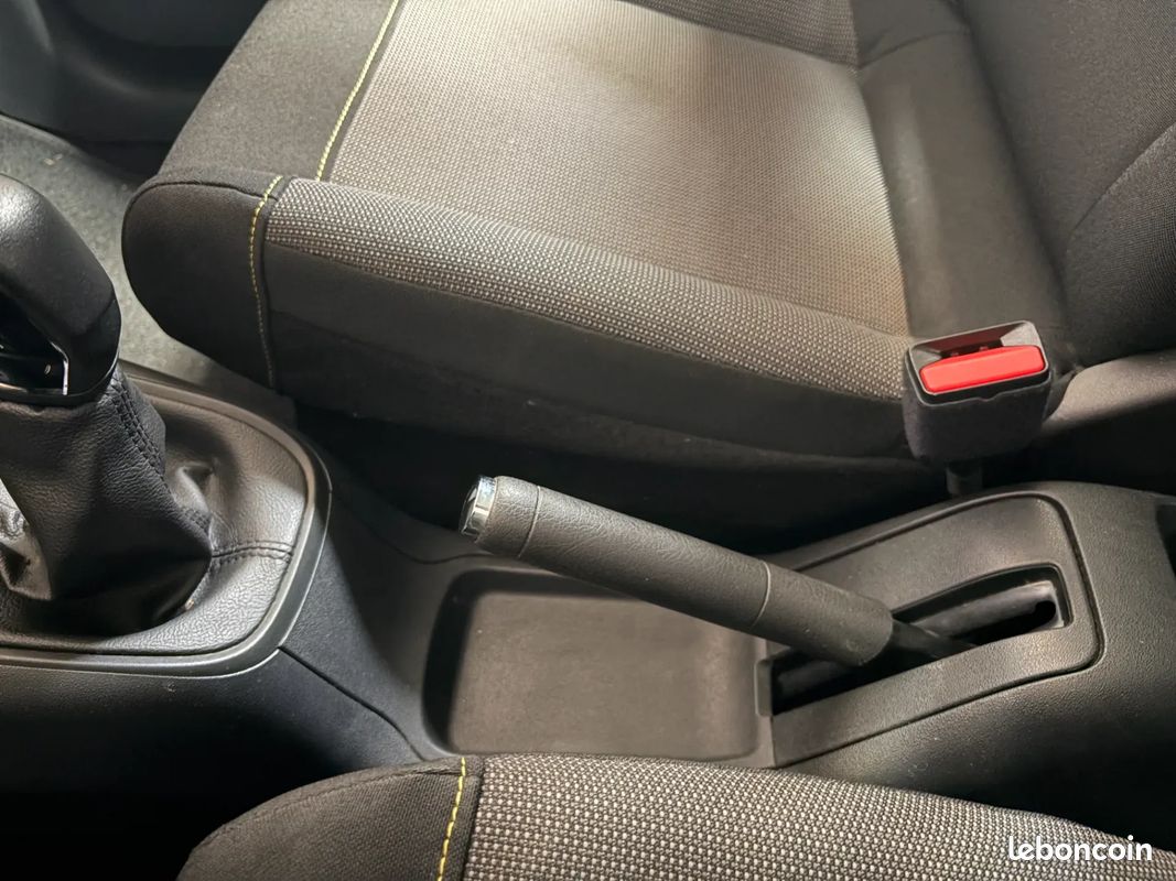 Citroen C3 Feel 82 ch - Origine France - Courroie effectuée - Radars de recul - GPS (image 29)