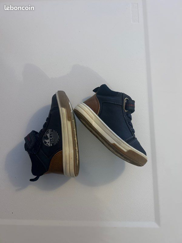 Chaussure bébé taille 20 Chaussures