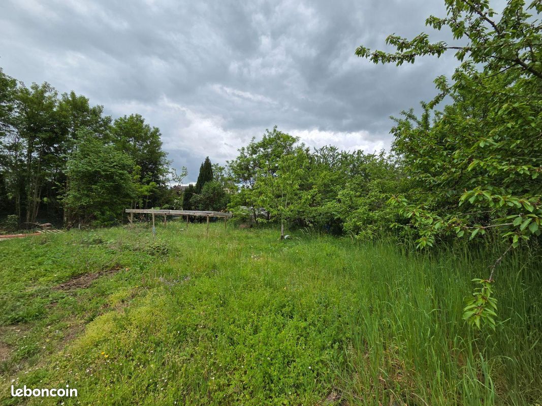 Terrain 1380 m² · à Chivres-Val · 1 380 m² · 43 000 €