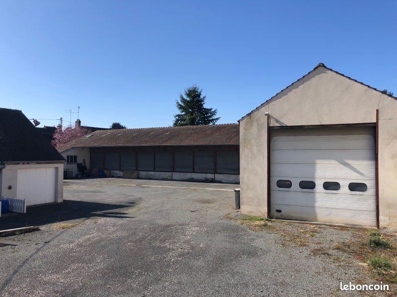 Local commercial 3 pièces 90 m² · à Donnemarie-Dontilly · 90 m² · 280 000 €