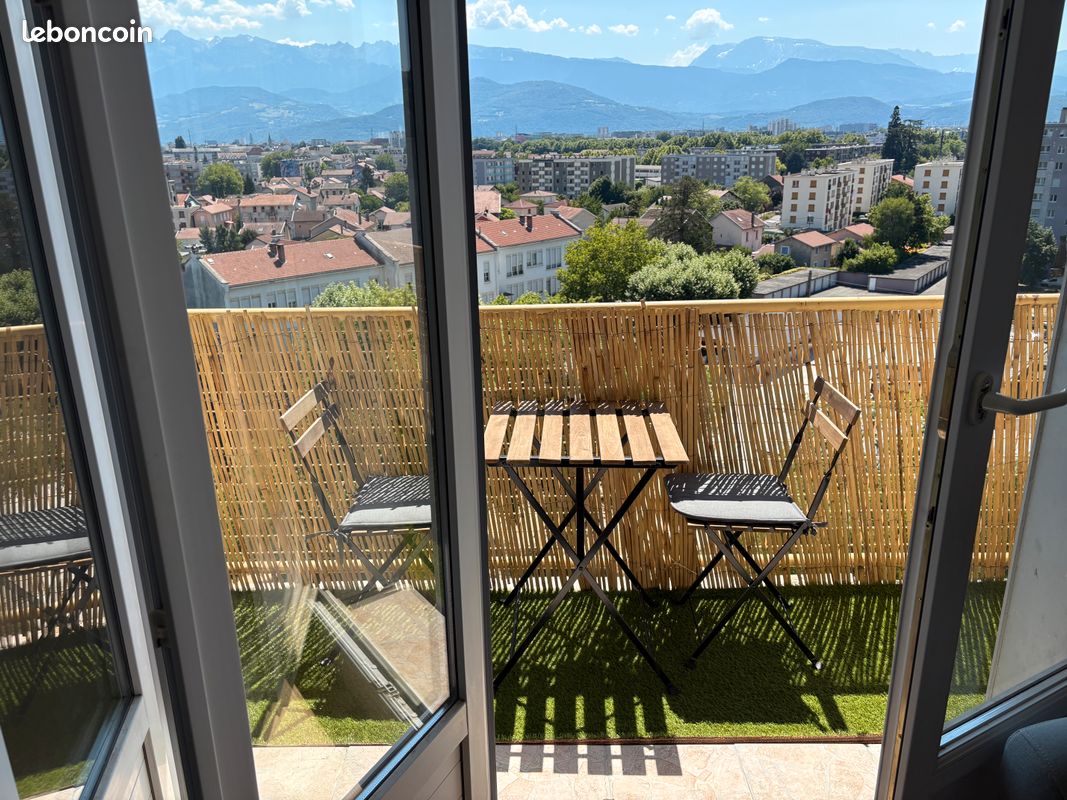 Appartement 4 pièces 64 m² · à Fontaine · 64 m² · 980 €