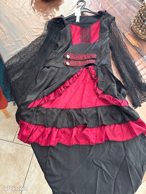 Robe vampire Halloween taille M (image 2)