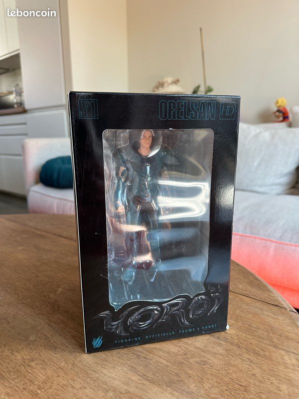 Orelsan la fuite en avant édition collector - CD + figurine (image 1)