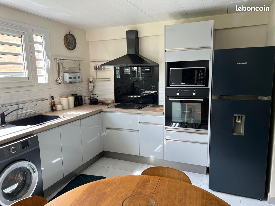 Appartement 2 pièces 50 m² · à Fort-de-France · 50 m² · 1 050 €