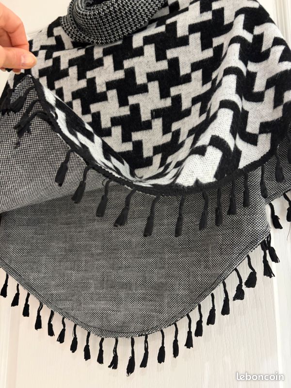 Poncho motif damier (image 4)