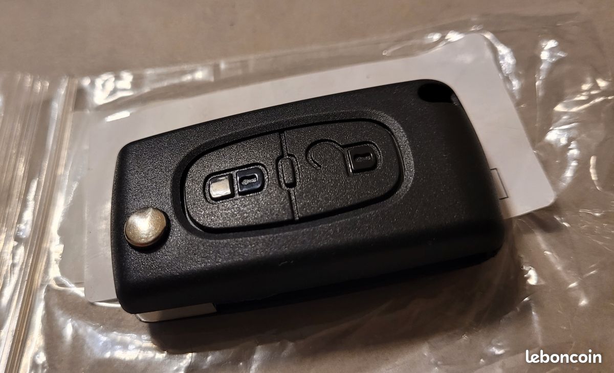 Boîtier/Coque De Clé De Voiture - Compatible Peugeot 107 207 307 308 407 Partner - Réf. CE0536 HU83