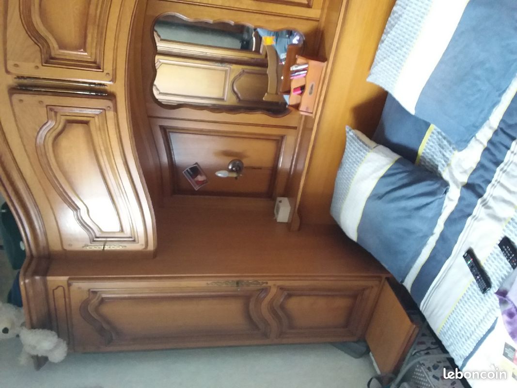 Vend chambre pont en chene pas habime cause peut de place prix 750prix a débattre (image 1)