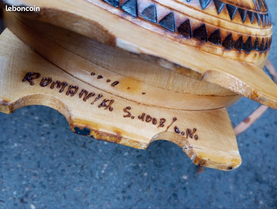 1970 gourde traditionnelle en bois plosca vin ou de l'eau de vie Roumanie Bouteille verre tout bois sculpté main artisanat populaire et folkloriq -signé de l'artiste- Ancien rétro vintage (image 4)