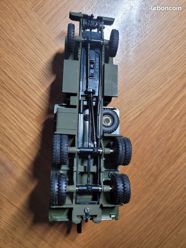 DINKY TOYS : Ensemble de 7 véhicules et engins militaires, échelle 1