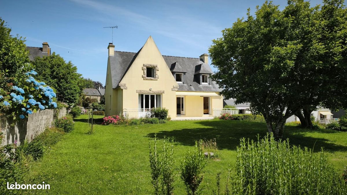 Maison 6 pièces 184 m² · à Rostrenen · 184 m² · 201 400 €