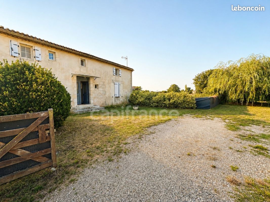 Maison 6 pièces 162 m² · à Corme-Royal · 162 m² · 305 000 €