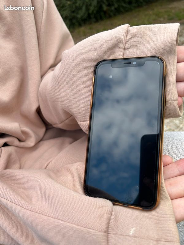 IPhone 11 (image 1)