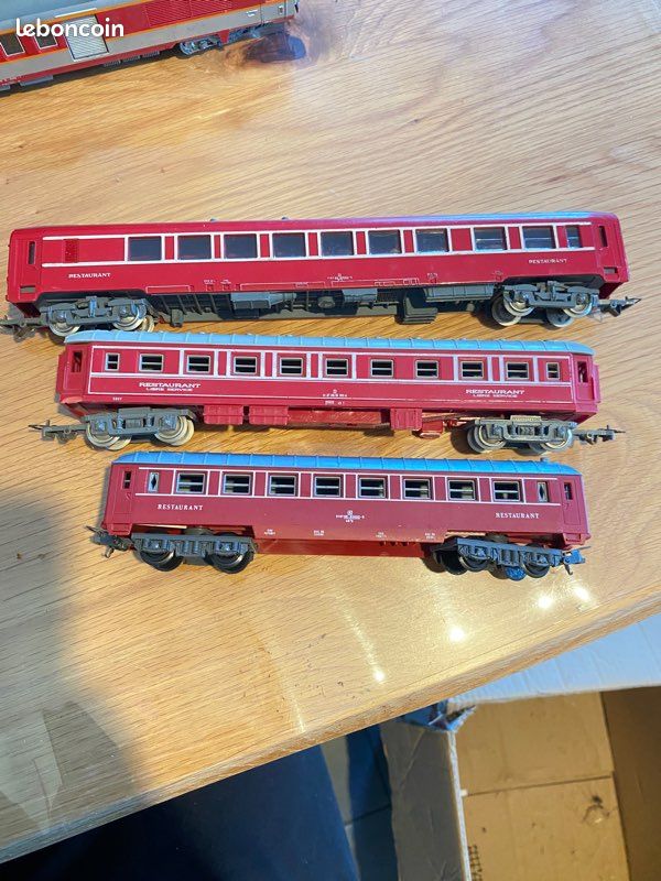 Lot 3 Wagons Marchandises Publicitaires Jouef Et Lima - Occasion