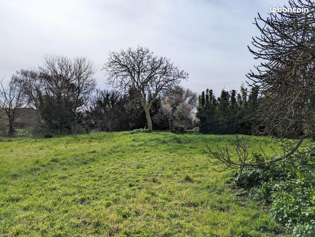 Terrain 693 m² Bourcefranc Le Chapus (image 1)