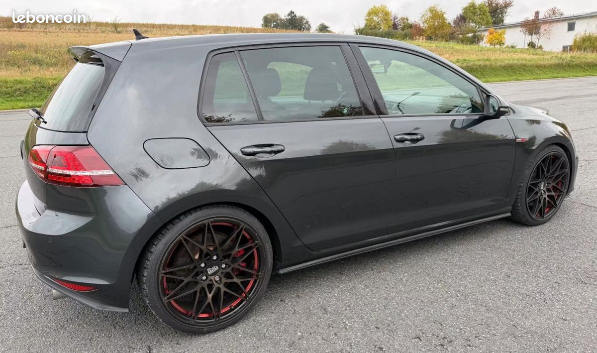 Volkswagen Golf VII LIM. GTI PERFORMANCE BMT 230 CH BVM - VOLANT EN CUIR (image 10)
