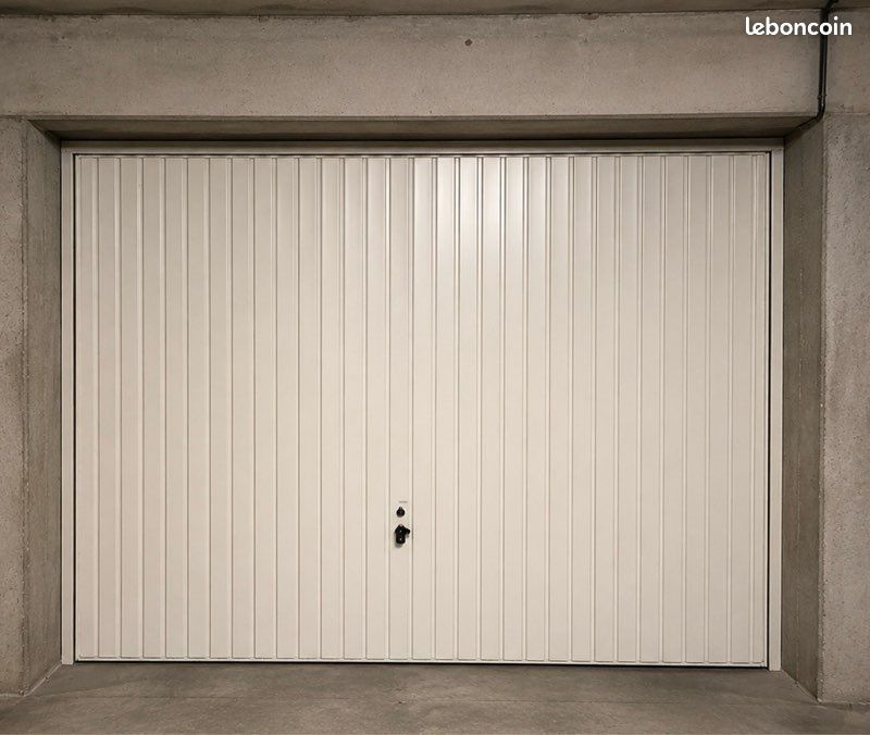 Garage Box fermé - Villeurbanne · 80 €