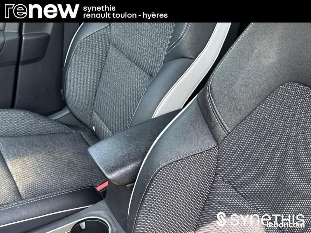 Renault Captur mild hybrid 140 Techno (image 14)