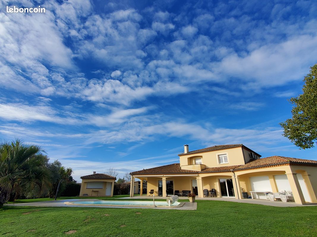 Maison 9 pièces 260 m² · à Casteljaloux · 260 m² · 470 000 €