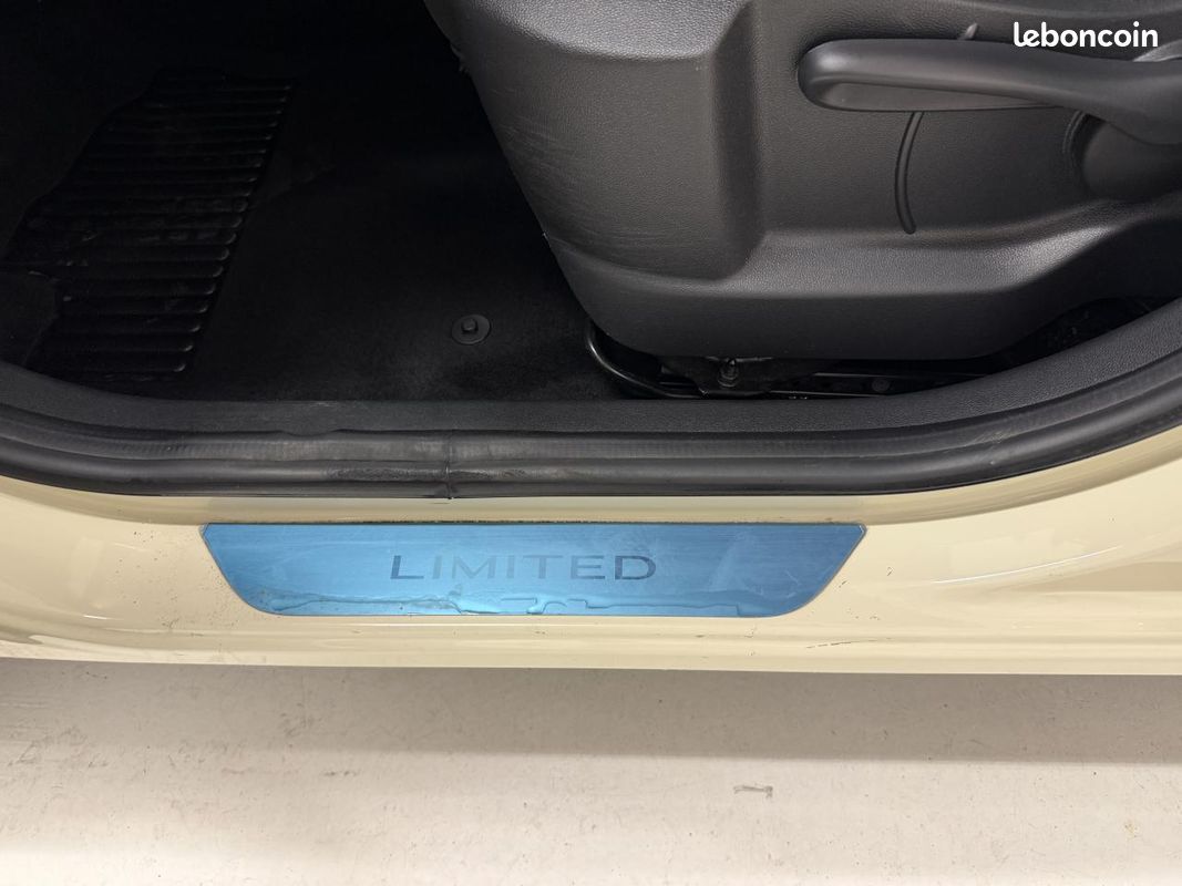 RENAULT CAPTUR 90ch Limited (image 17)