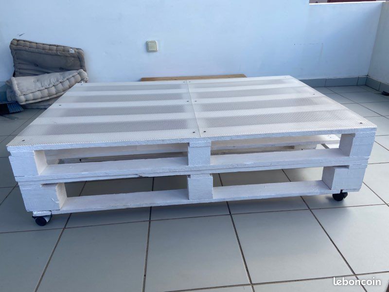 Table basse en palette (image 1)