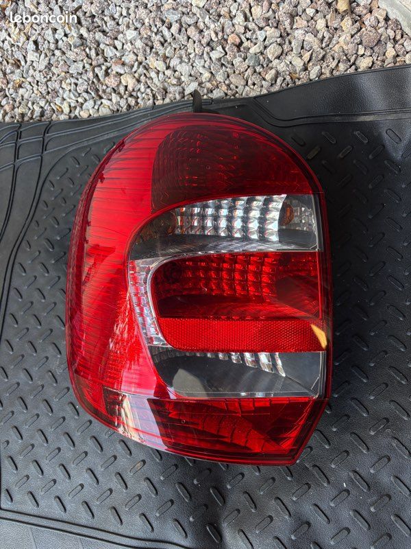 Feu arrière Renault, modus ou Grand modus référence 8200658411R (image 1)