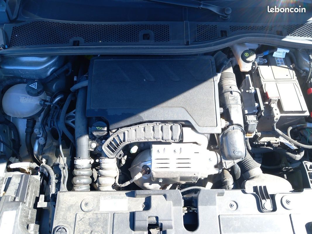 CITROEN C4 PureTech 130 S&S BVM6 Feel Pack (image 27)