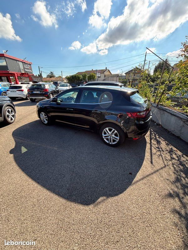 Vend Mégane 4 (image 1)
