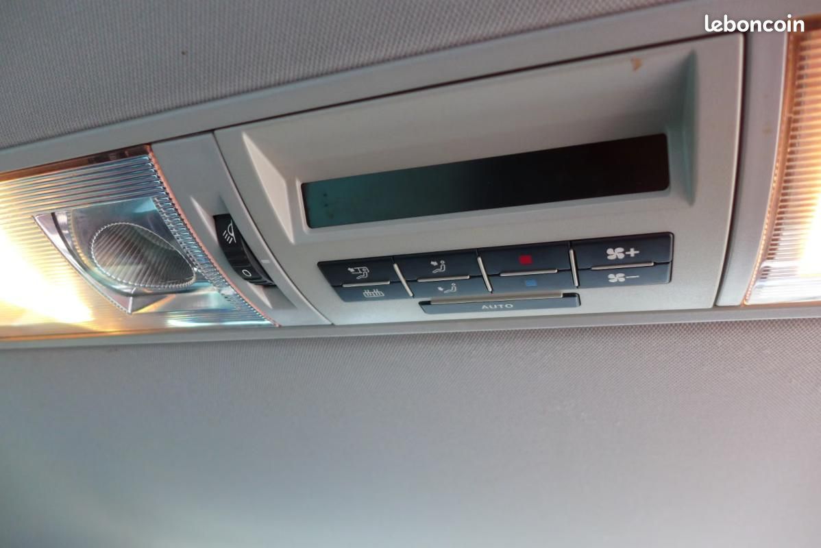 Volkswagen T5 Multivan 2.0 BiTDI Match | 179 ch BVM 7 places Table Chauffage stationnaire Sièges ... (image 15)