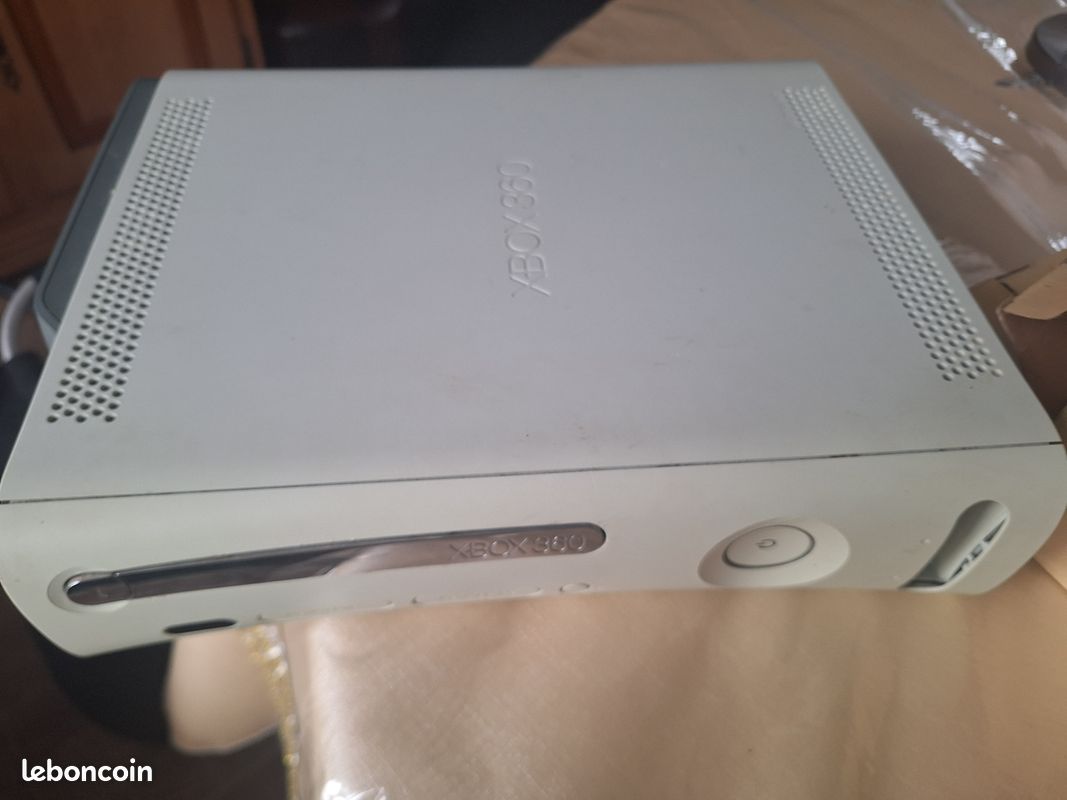 W box360 (image 2)