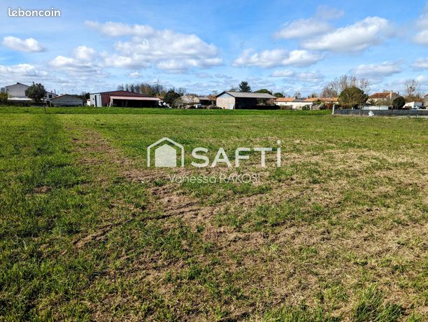 Terrain 1856 m² VOISSAY