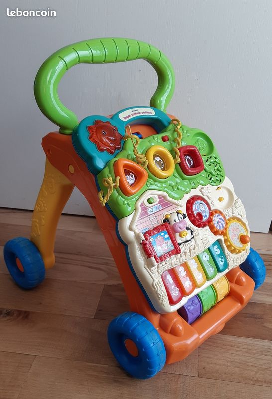 Super trotteur parlant Vtech avec tableau d'activités d'éveil