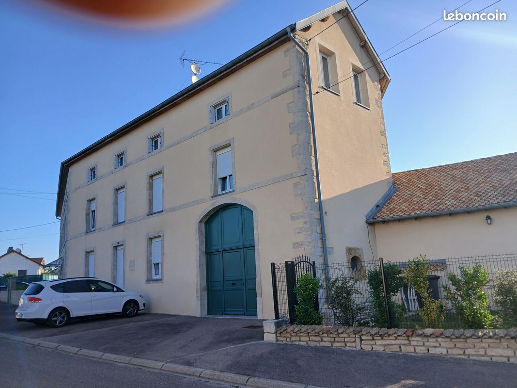 Immeuble 16 pièces 439 m² · à Neufchâteau · 439 m² · 526 800 €