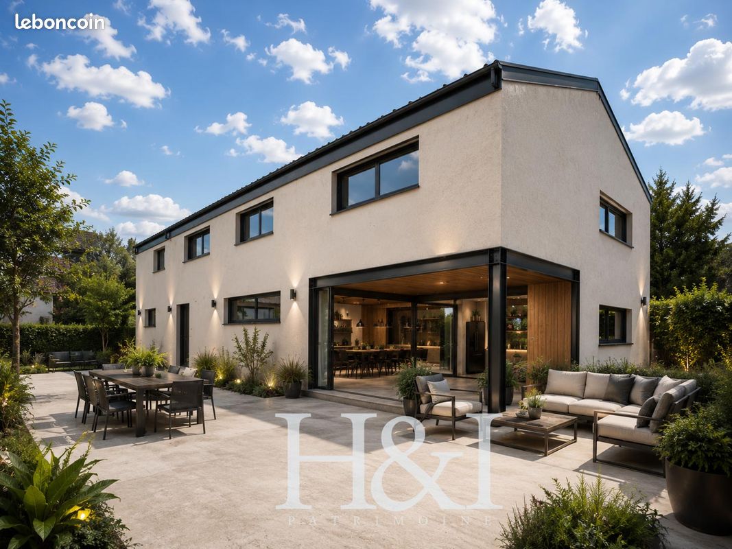 Maison 6 pièces 255 m² · à Saint-Benoît · 255 m² · 263 000 €