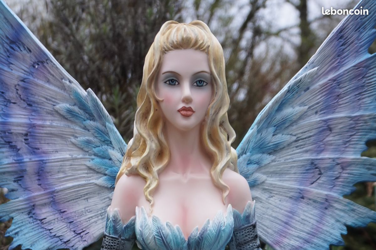 Elfes Fantasy Figurine – Shila dort sur la souche de l'arbre | Fée Ange Figurine décorative objet de décoration, statue sculpture, largeur 34 cm