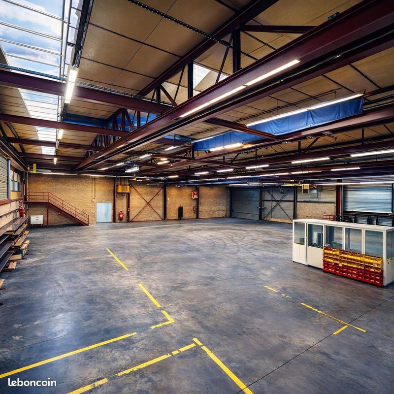 Local commercial 6 pièces 800 m² · à Villeurbanne · 800 m² · 1 120 000 €