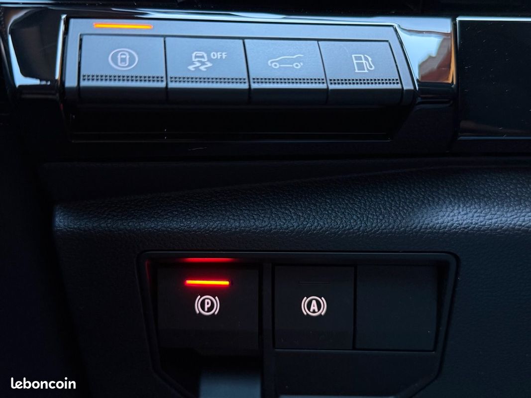 Renault RAFALE 1.2 E-TECH HYPER HYBRID 300 ESPRIT ALPINE 4X4 (image 25)