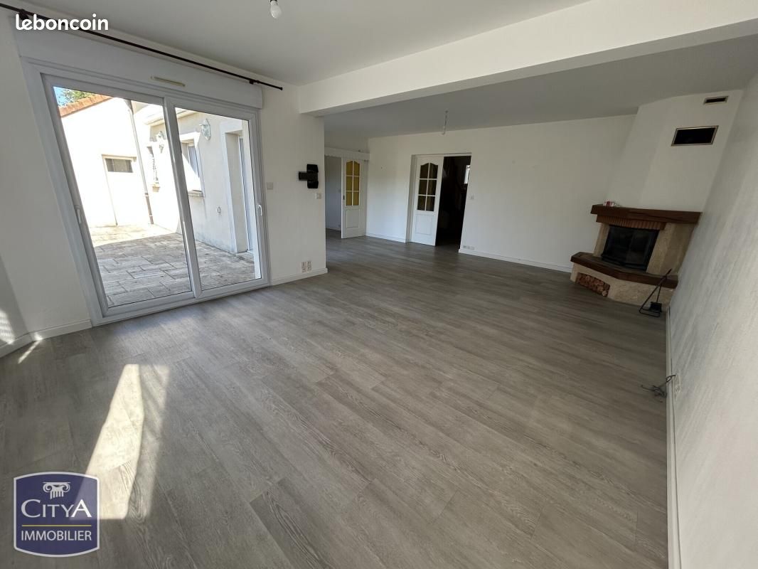 Maison 7 pièces 150 m² · à Ruaudin · 150 m² · 287 000 €