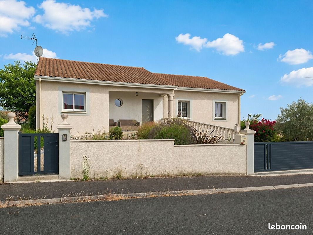 Maison 6 pièces 180 m² · à Dangé-Saint-Romain · 180 m² · 290 800 €