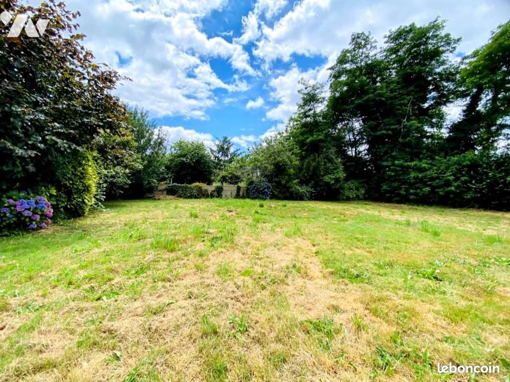 Terrain 717 m² · à Locqueltas · 717 m² · 102 600 €