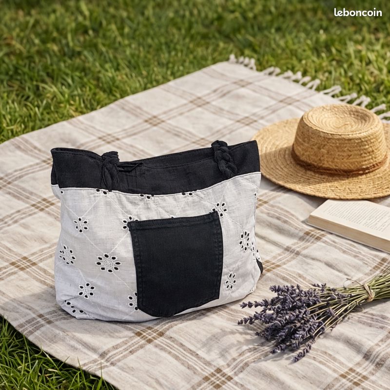 Élégants Sacs en Bois aux Broderies en Fleurs