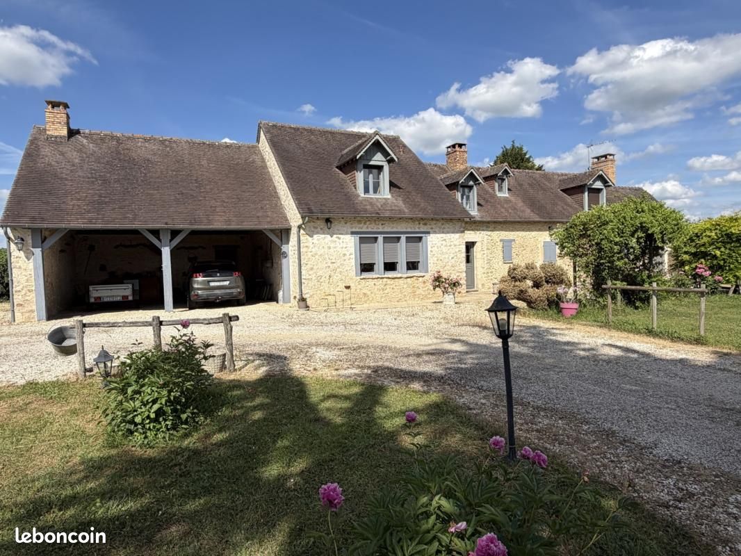 Maison 8 pièces 170 m² · à Igé · 170 m² · 381 600 €