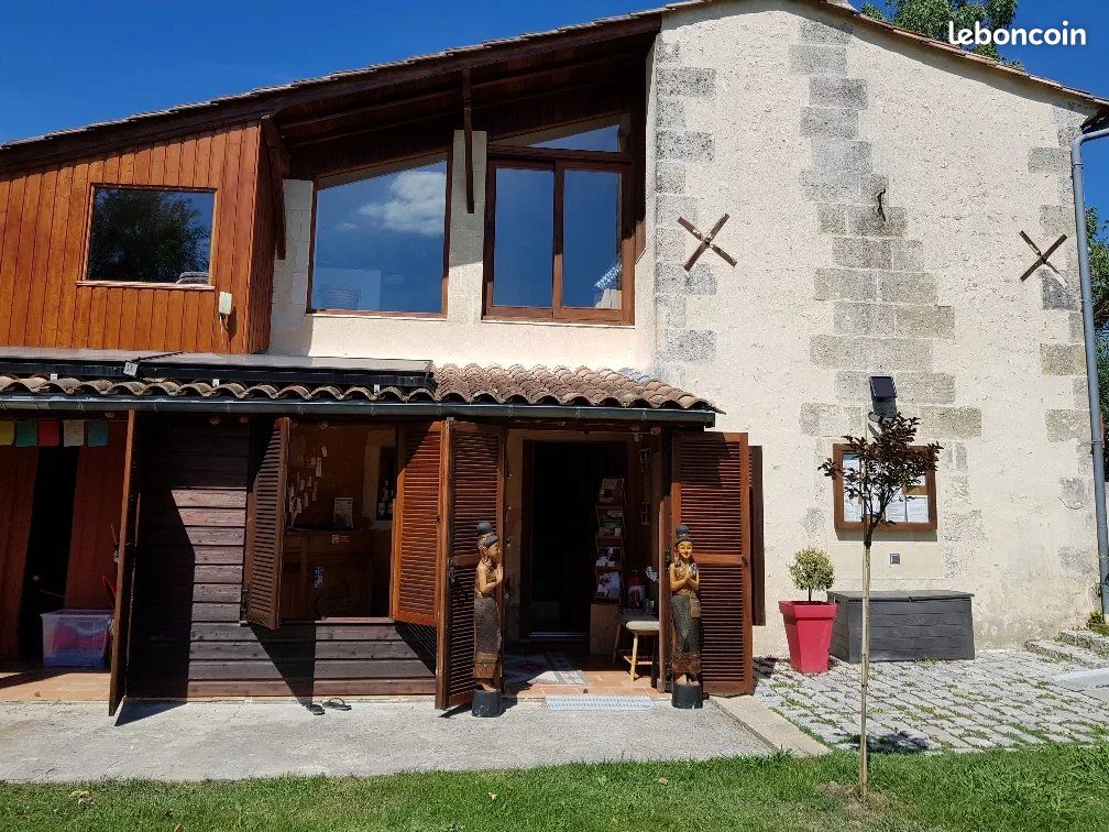 Maison 10 pièces 280 m² · à Berson · 280 m² · 900 000 €