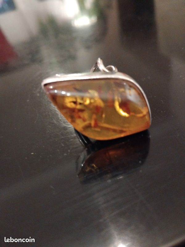 Bague en ambre (image 1)
