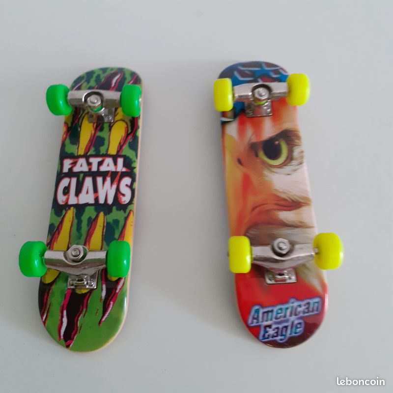 Mini Skateboard à Doigt – Planche à Roulettes Fingerboard – 95 X 25 Mm – état Proche Neuf