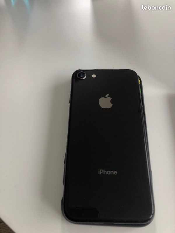 IPhone 8 64Go Gris sidéral (image 4)