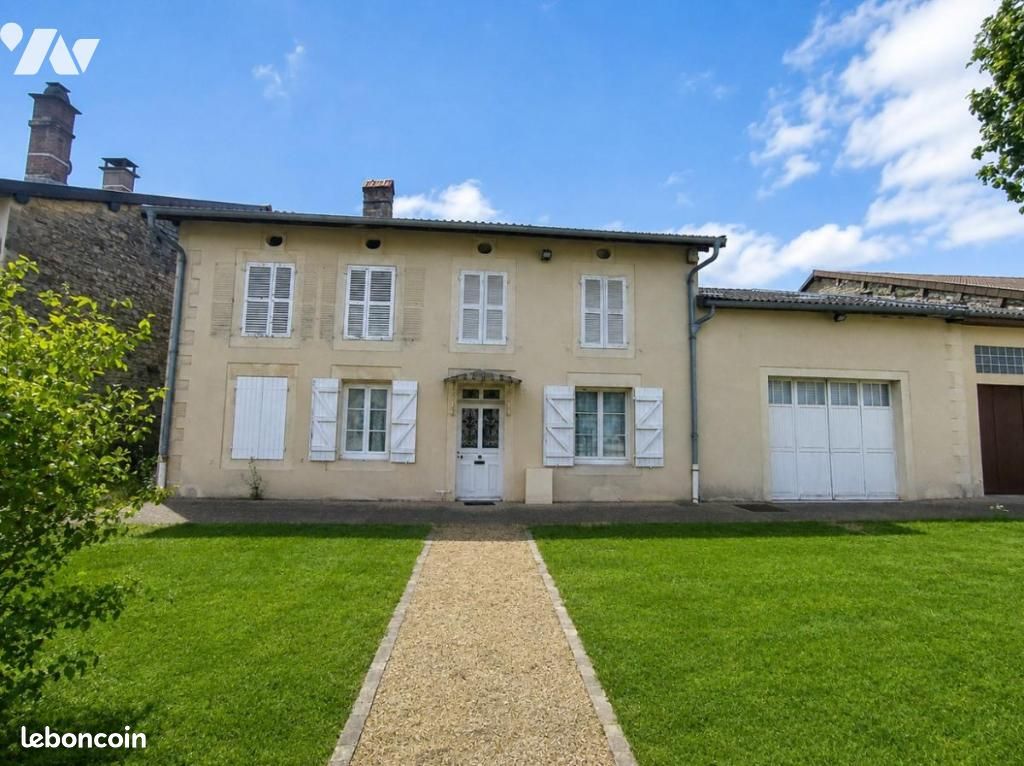 Maison 10 pièces 300 m² · à Mouzay · 300 m² · 189 000 €