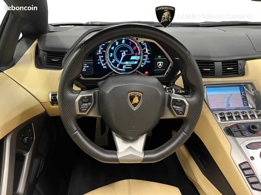 Lamborghini AVENTADOR LP 700-4 Roadster, Française, historique d'entretien 100% réseau (image 4)