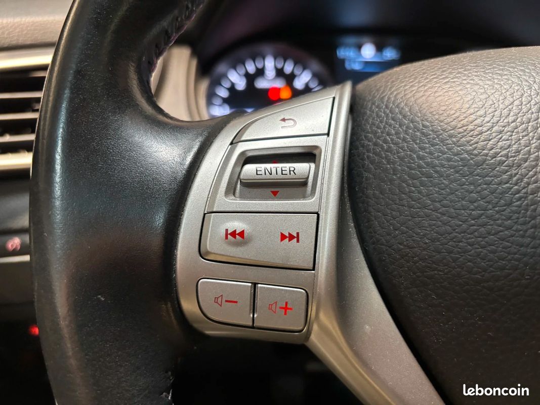 NISSAN QASHQAI 1.6 dCi 130 Stop/Start Tekna - excellent état - 86 000 km - intérieur cuir (image 17)