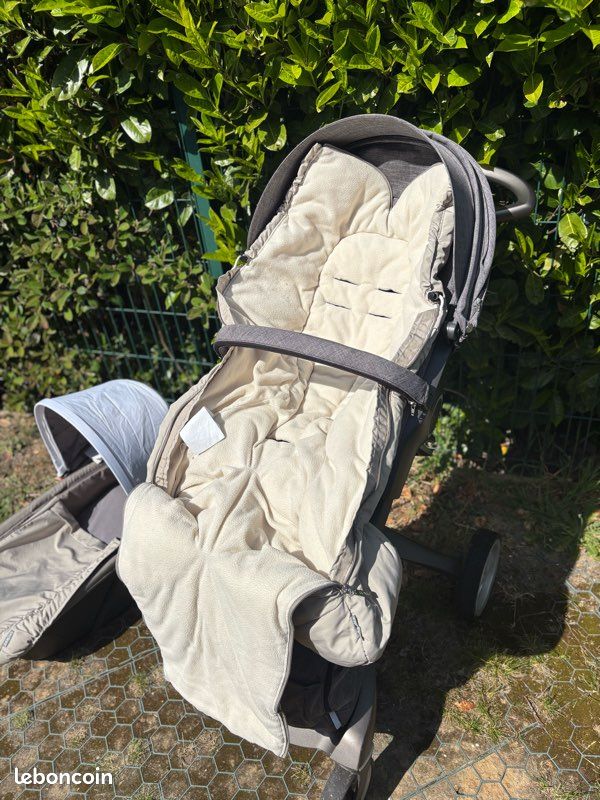 Poussette avec équipements (image 6)
