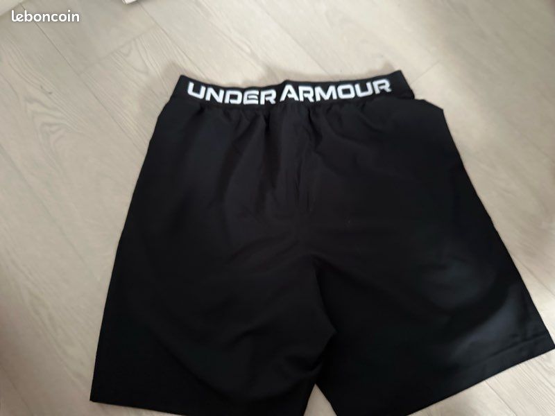 Short under armour taille l chez l homme Vêtements